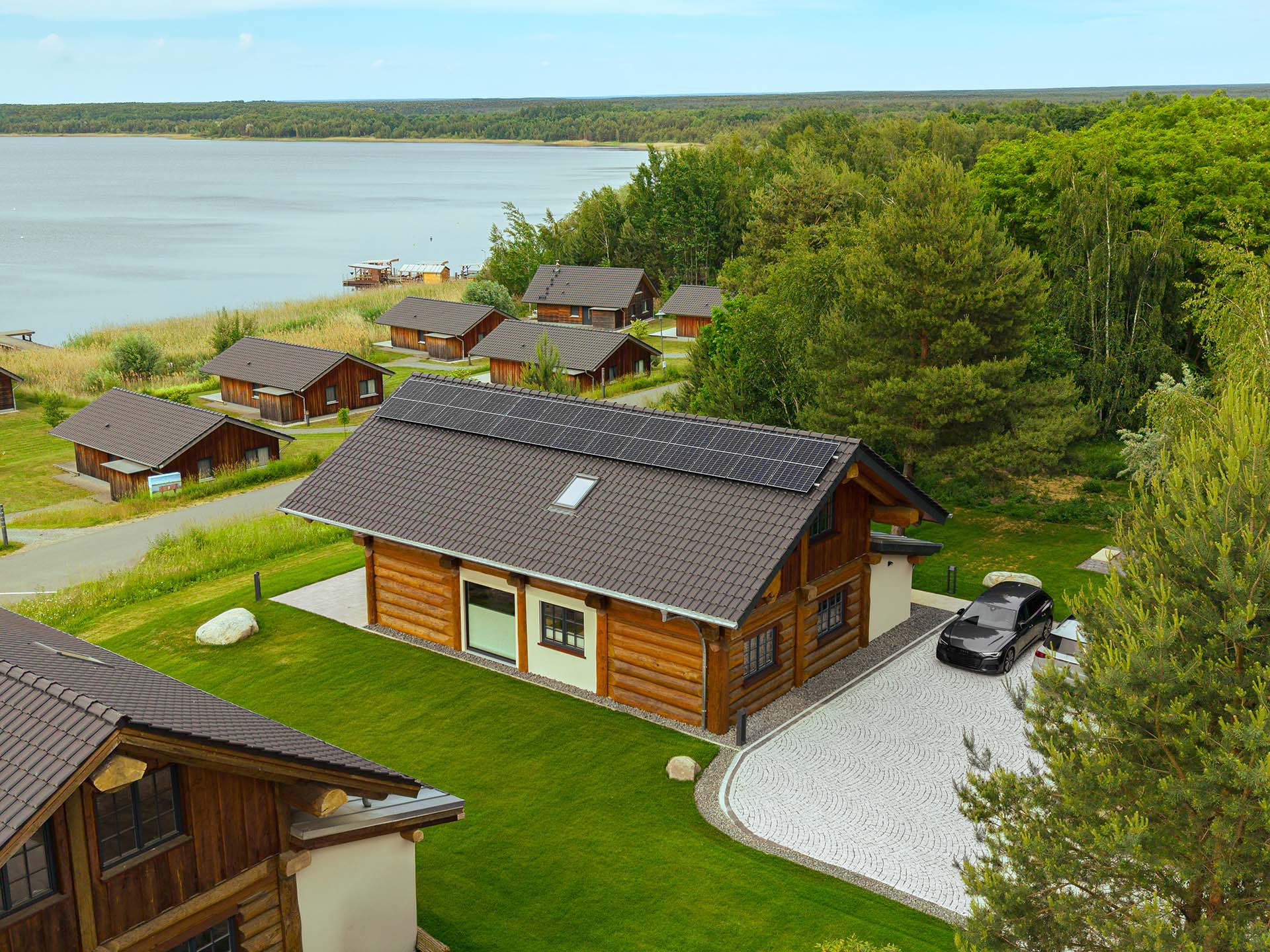 Luftaufnahme des Ferienhauses am Gröberner See