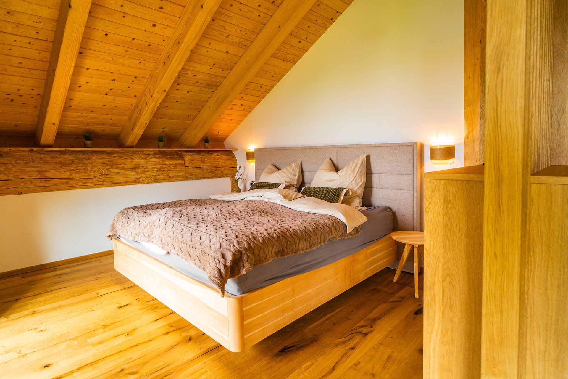 Schlafzimmer mit Naturmaterialien